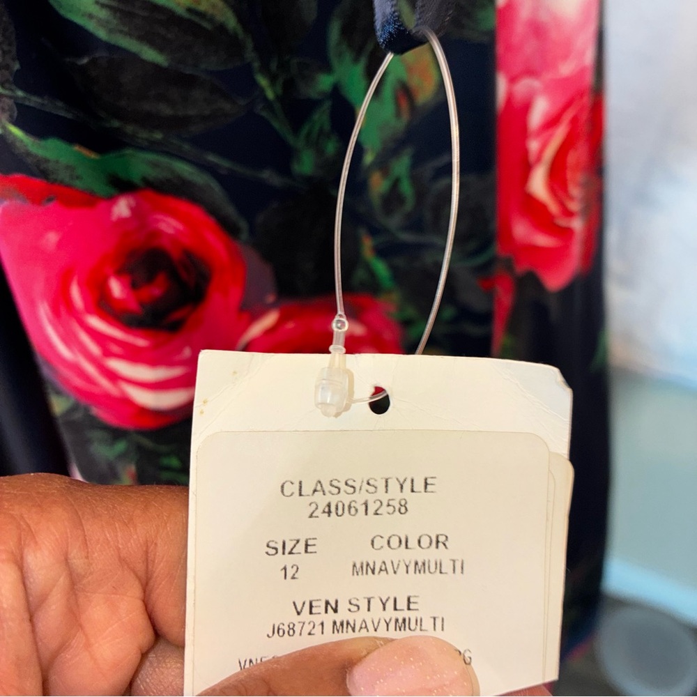🔥🔥 David's Bridal Navy Floral Dress with Petricoat - Picture 15 of 16